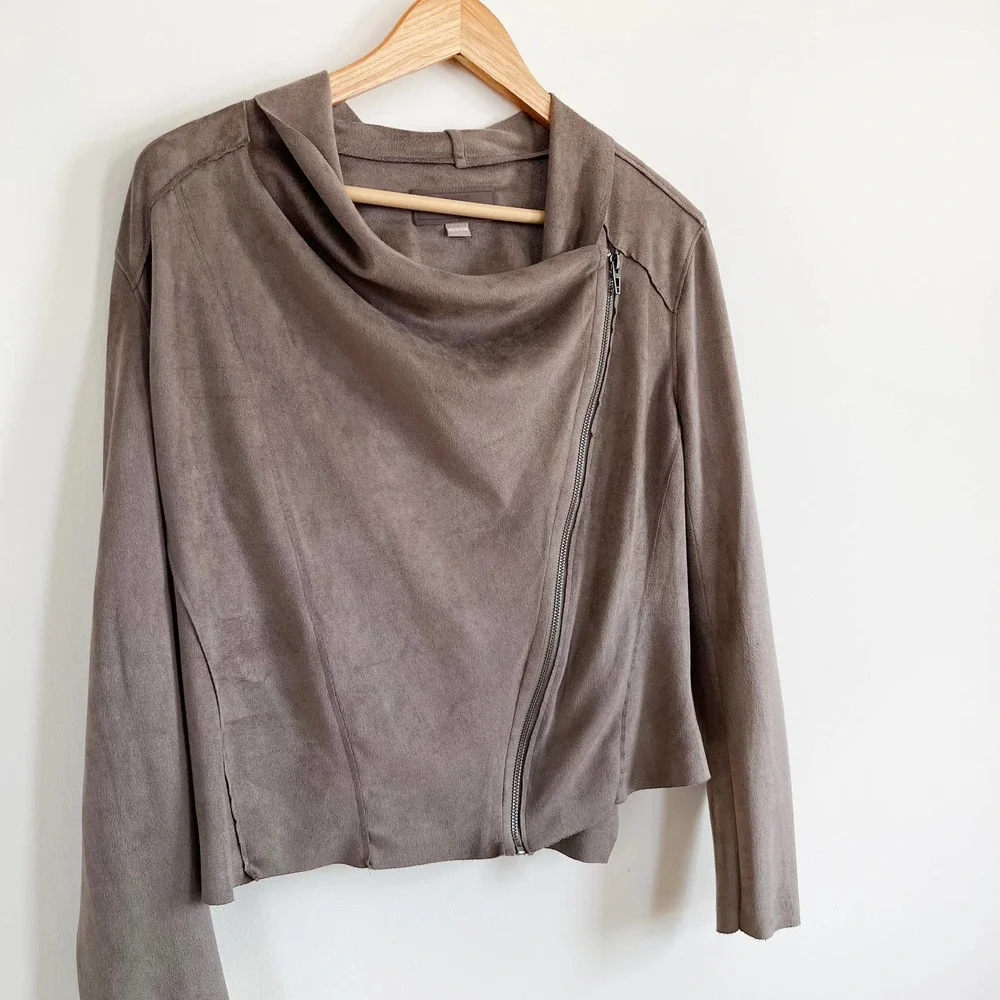 Blank NYC Drape Front Faux Suede Asymmetrical Zip Front Jacket MEDIUM - Picture 4 of 10